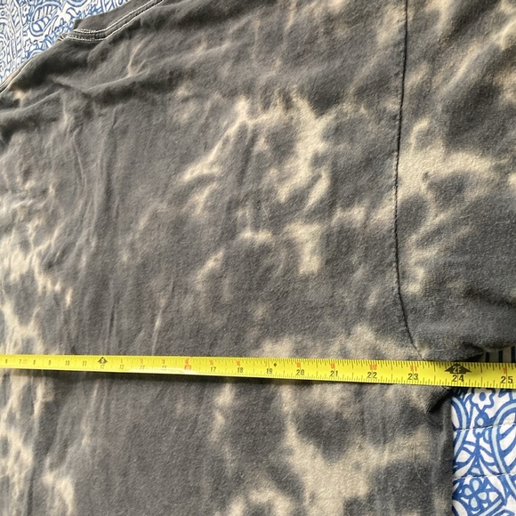 KISS distressed t-shirt, XL - Picture 4 of 8